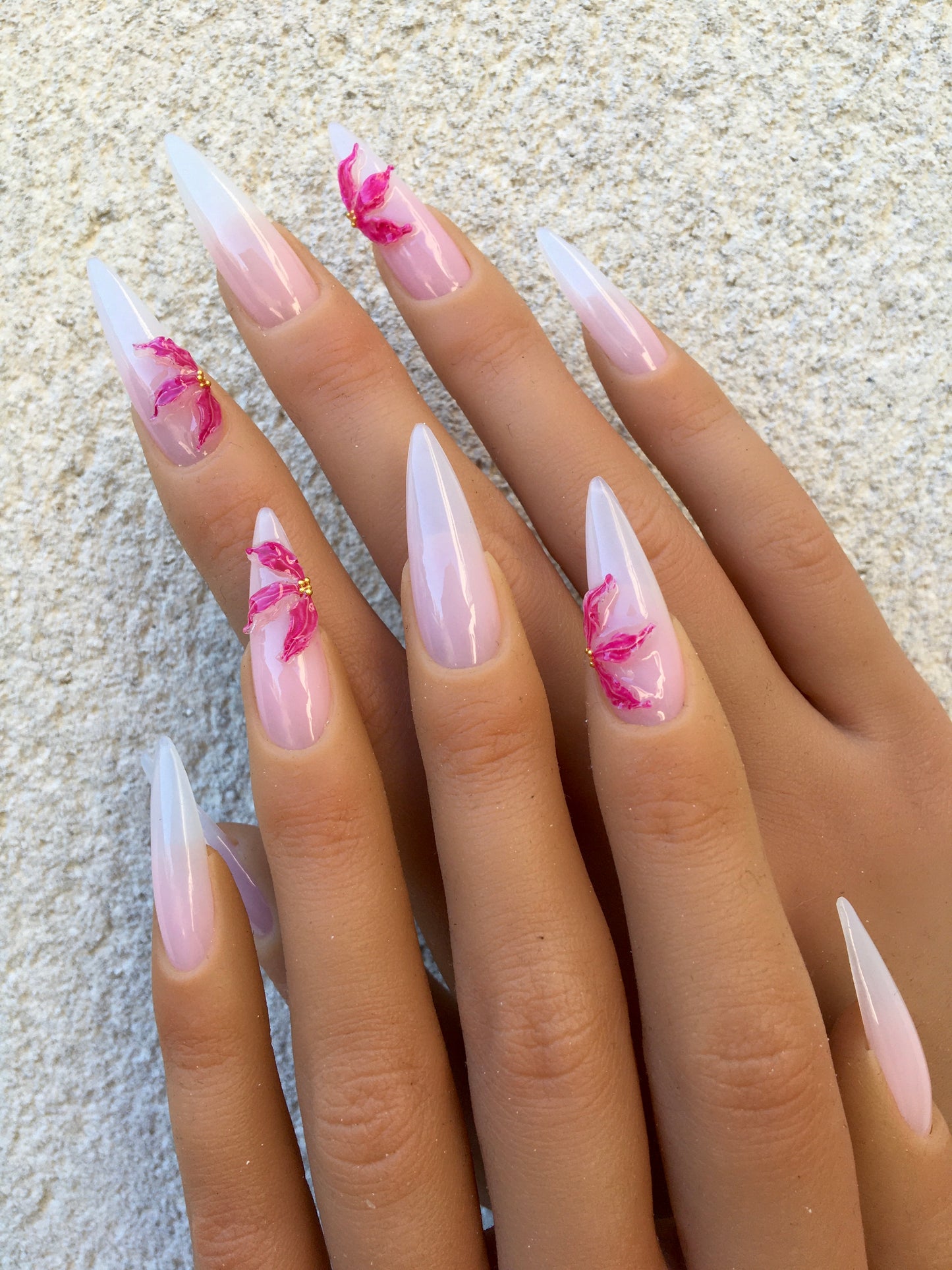 Press on nails Hibiscus Nude faits main réutilisables - Tendance été