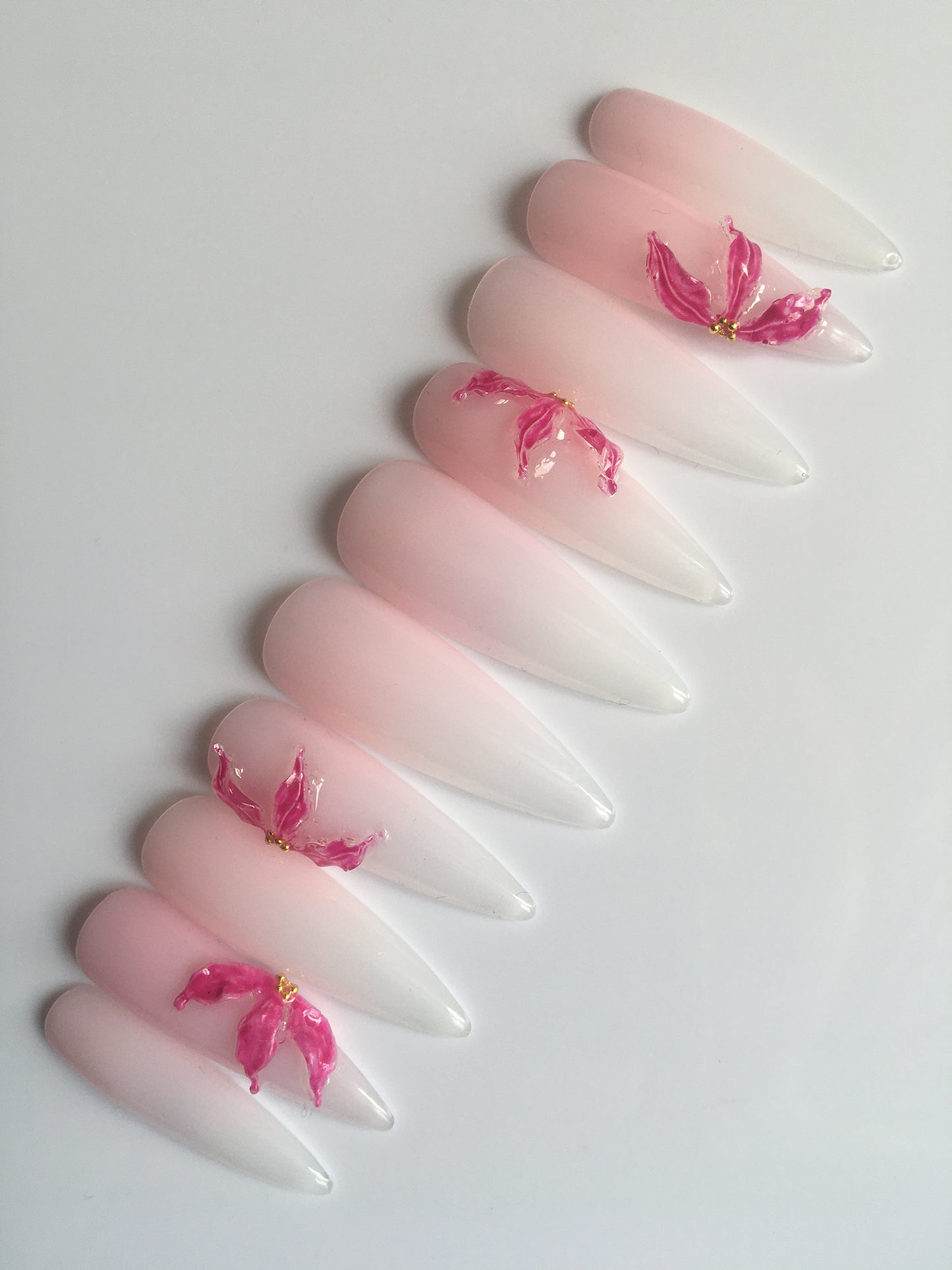 Press on nails Hibiscus Nude faits main réutilisables - Tendance été