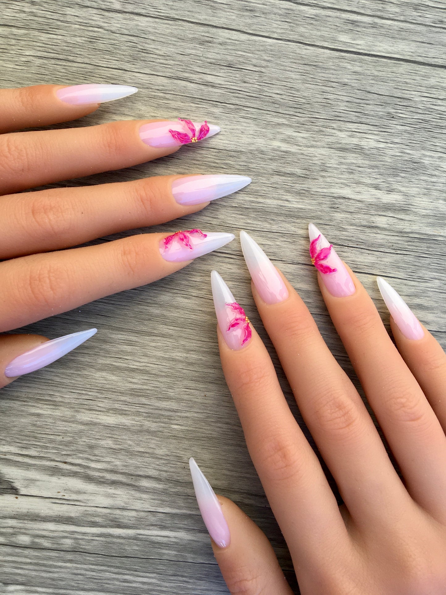 Press on nails Hibiscus Nude faits main réutilisables - Tendance été