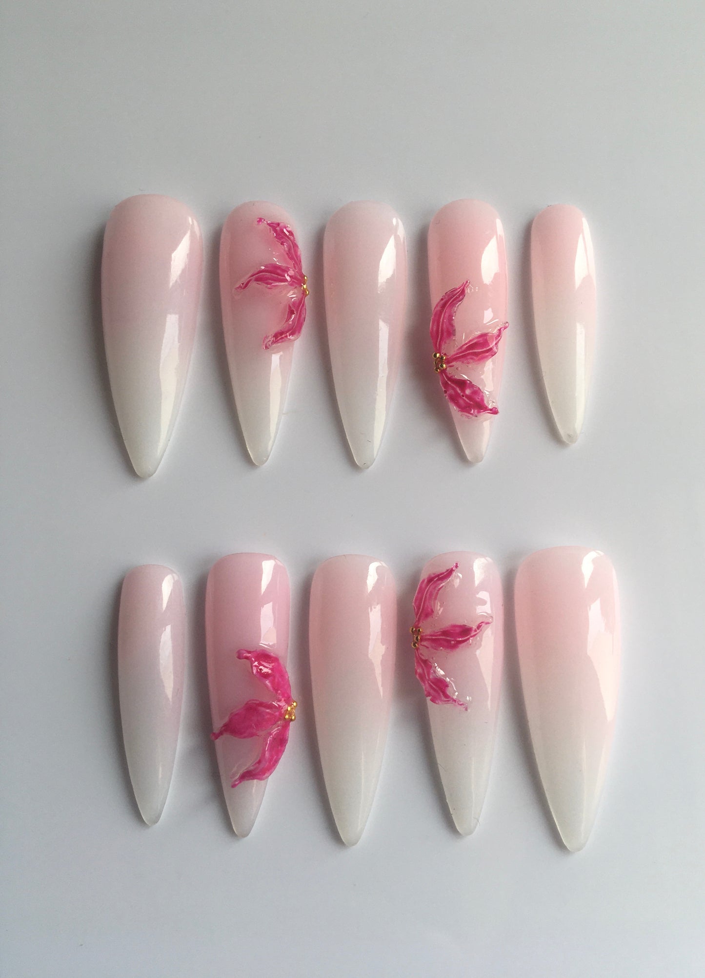 Press on nails Hibiscus Nude faits main réutilisables - Tendance été