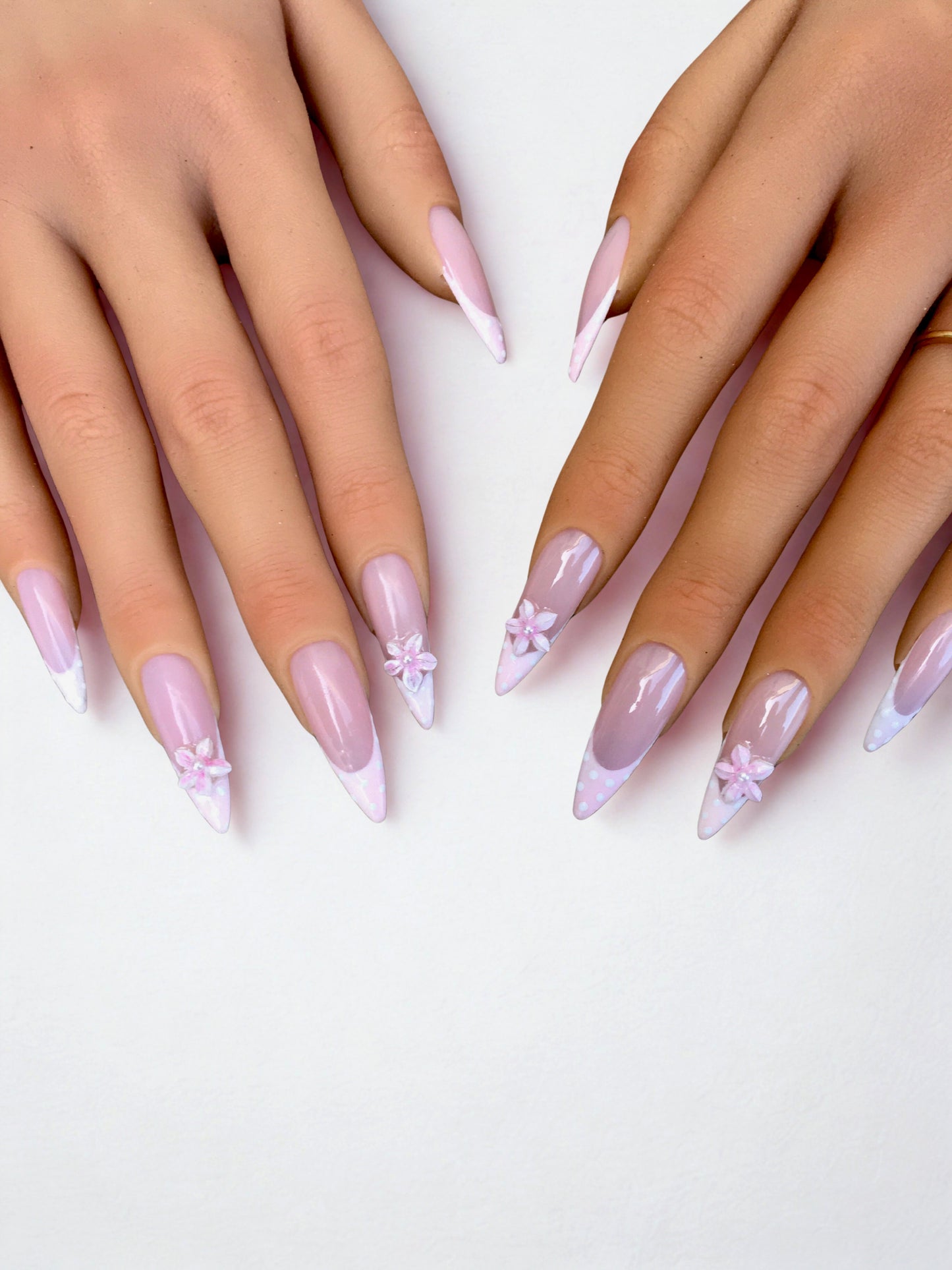 Press on nails Petits Pois Rosés faits main réutilisables
