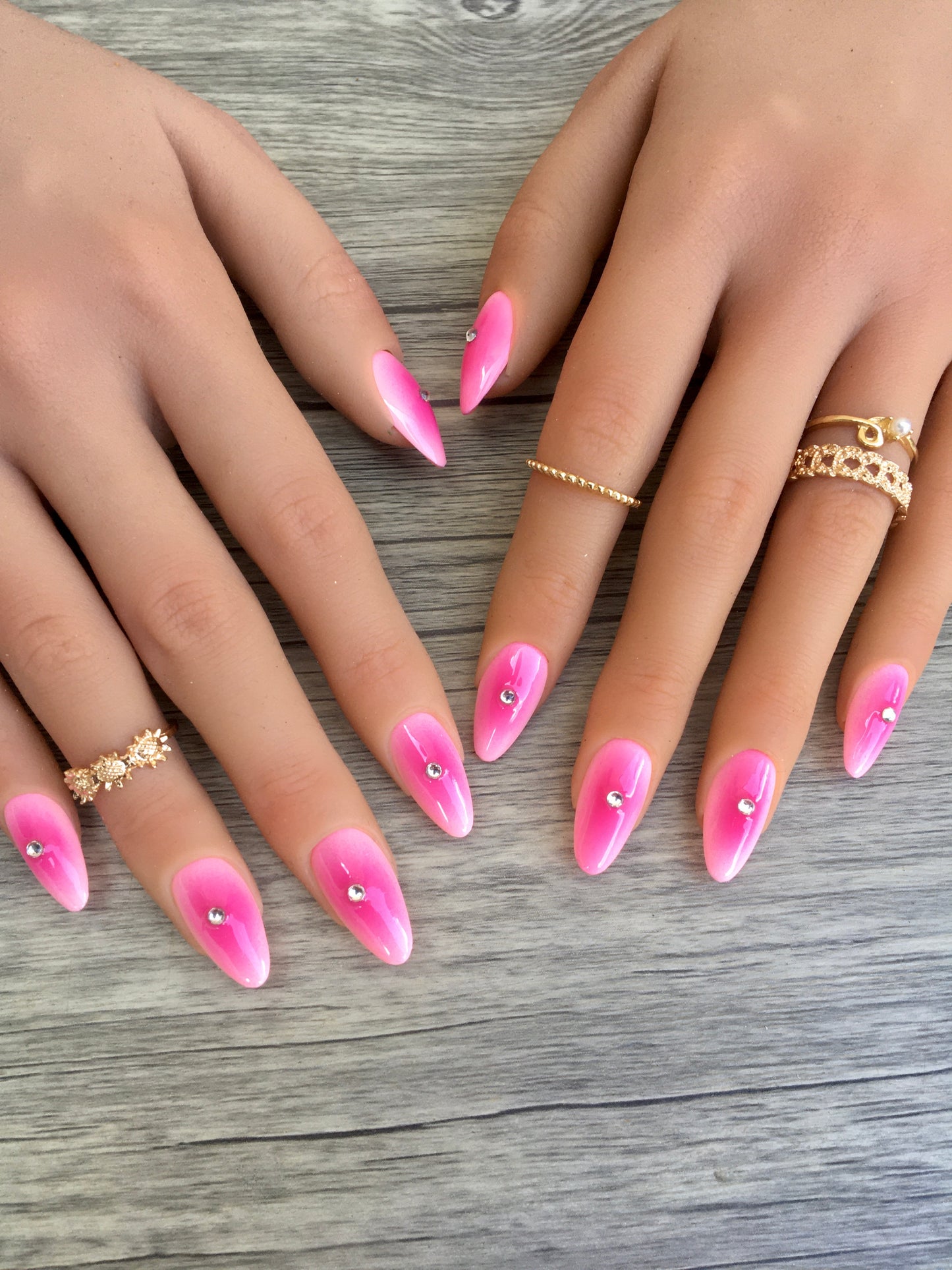 Press on nails Aura Rose faits main réutilisables