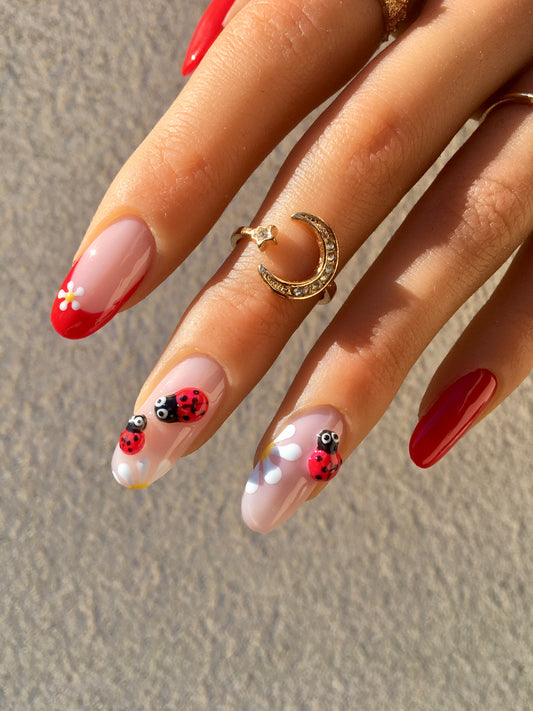 Press on nails Cocci Crush faits main réutilisables