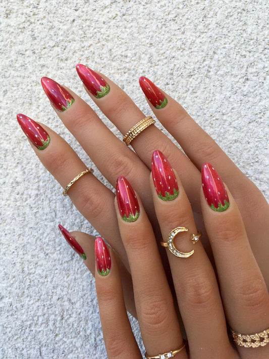 Press on nails Rêve de Fraise cat's eyes faits main réutilisables