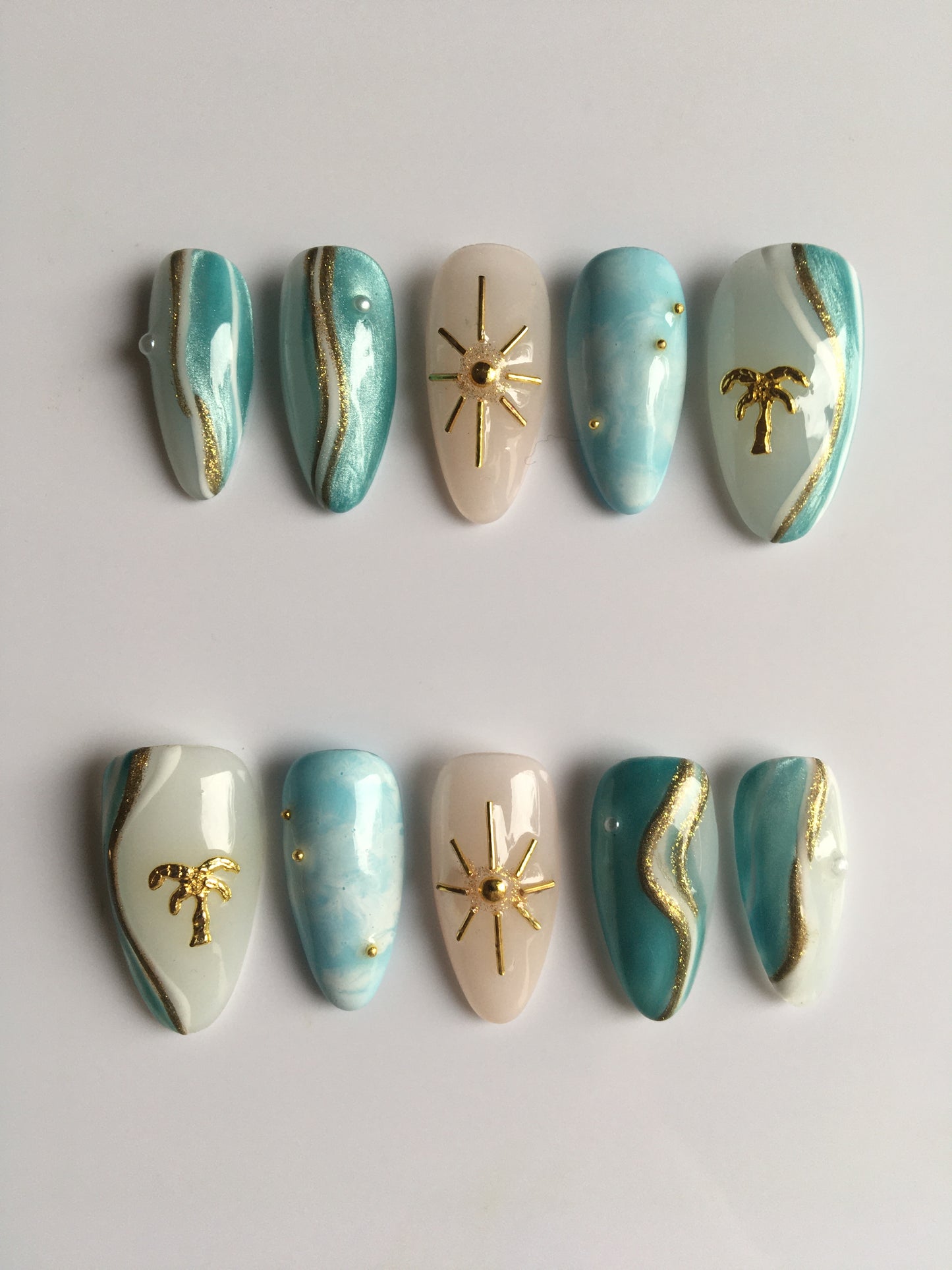 Press on nails Chic Océan faits main réutilisables - été 2026