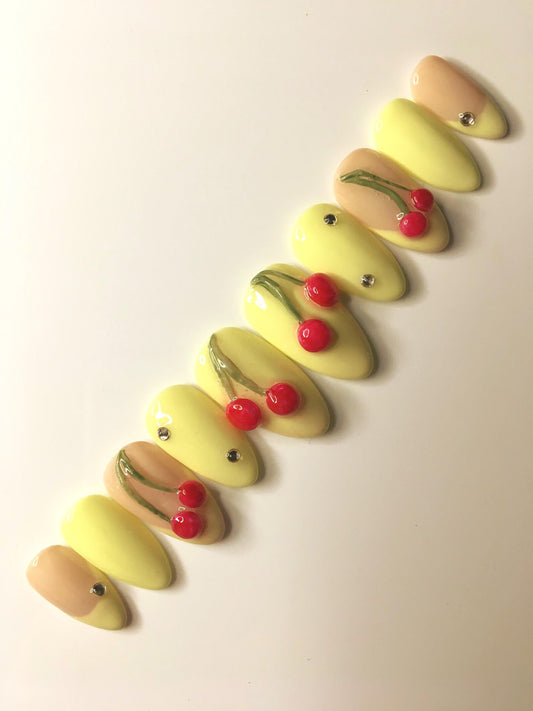 Press on nails Cerise Vanille faits main réutilisables